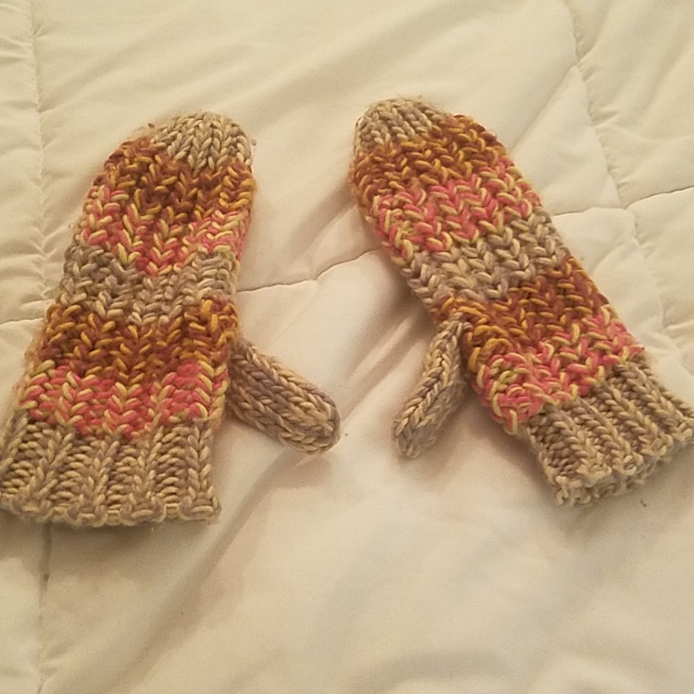 SALE✔ Mittens - Picture 3 of 3